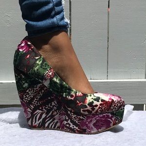 Call it Spring Wedges floral